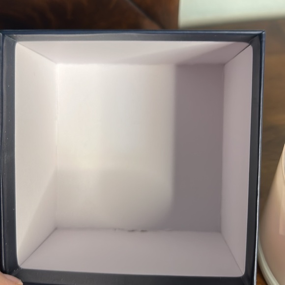 Trina Turk Champagne Rose Scented Candle 3-Wick Glass Jar In Box - Picture 11 of 12